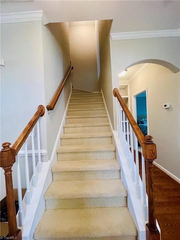 5765 Knoll Court, Lewisville, NC 27023