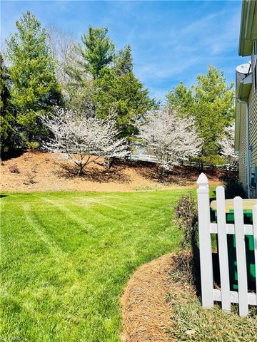 5765 Knoll Court, Lewisville, NC 27023