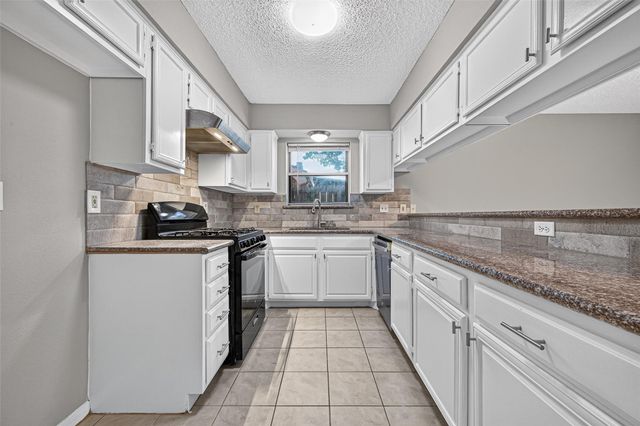 3022 Mosby Drive, Sugar Land, TX 77479