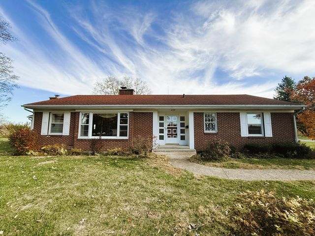 1432 Eustace Drive, Dixon, IL 61021