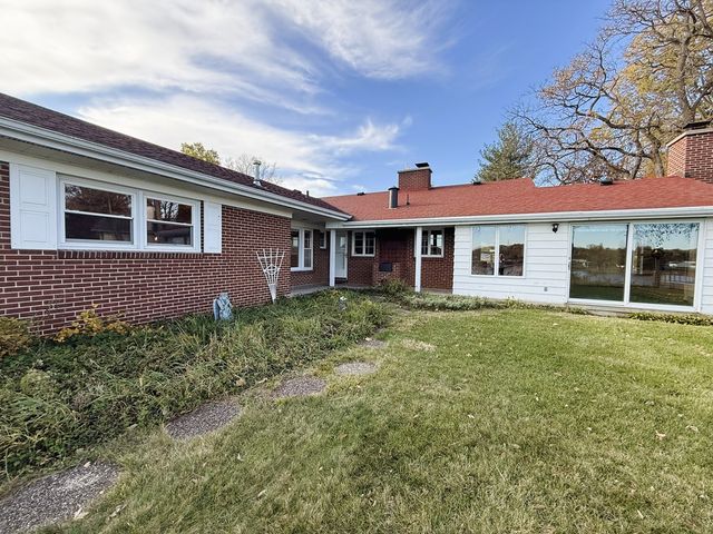 1432 Eustace Drive, Dixon, IL 61021