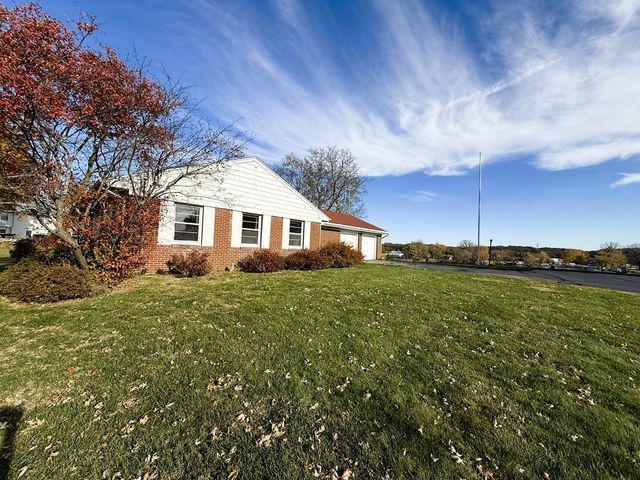 1432 Eustace Drive, Dixon, IL 61021