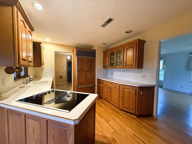 1432 Eustace Drive, Dixon, IL 61021