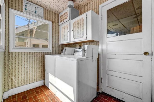 835 French Street, Santa Ana, CA 92701