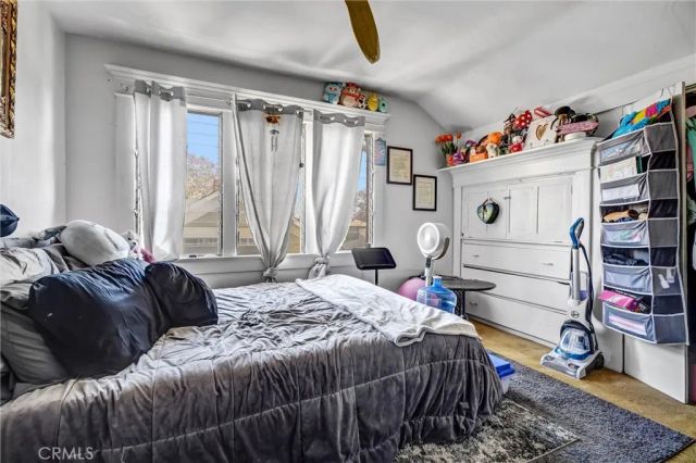 835 French Street, Santa Ana, CA 92701