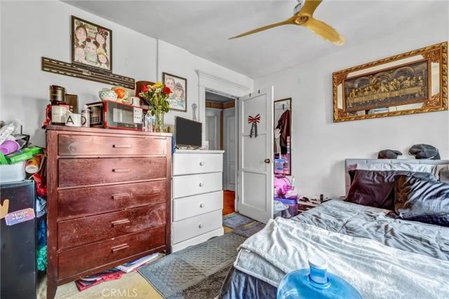 835 French Street, Santa Ana, CA 92701