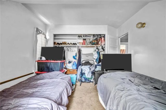 835 French Street, Santa Ana, CA 92701