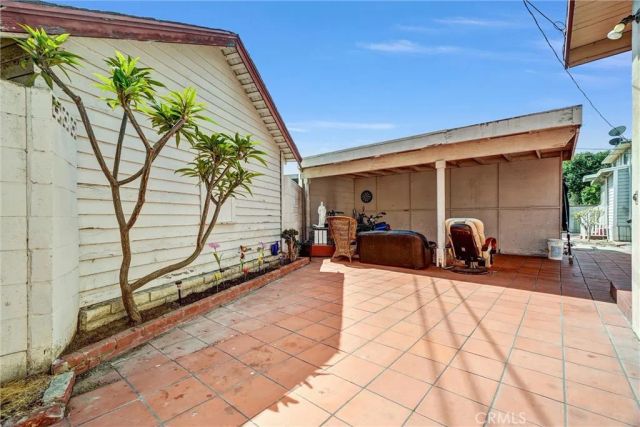835 French Street, Santa Ana, CA 92701
