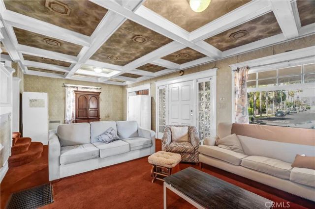 835 French Street, Santa Ana, CA 92701