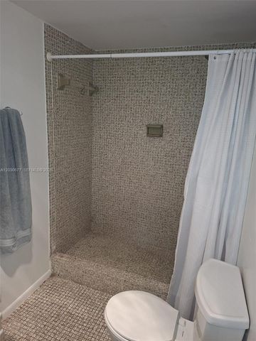 3545 NE 166th St 908, North Miami Beach, FL 33160