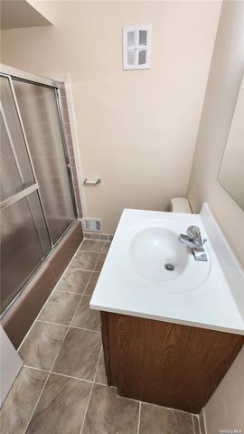 244-57 Grand Central Parkway 2, Douglaston, NY 11362