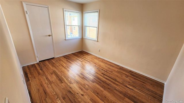 244-57 Grand Central Parkway 2, Douglaston, NY 11362