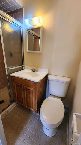 244-57 Grand Central Parkway 2, Douglaston, NY 11362