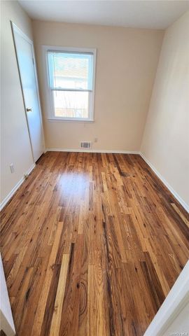 244-57 Grand Central Parkway 2, Douglaston, NY 11362