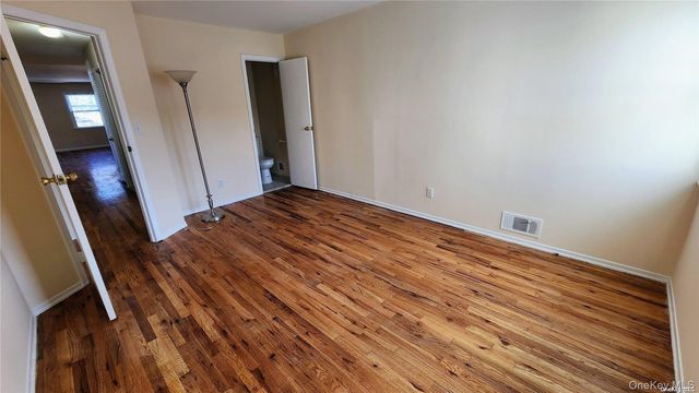 244-57 Grand Central Parkway 2, Douglaston, NY 11362