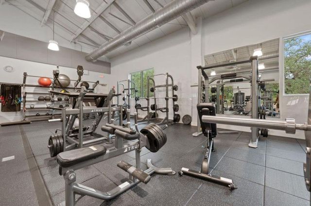 21105 Newport CV, Lago Vista, TX 78645