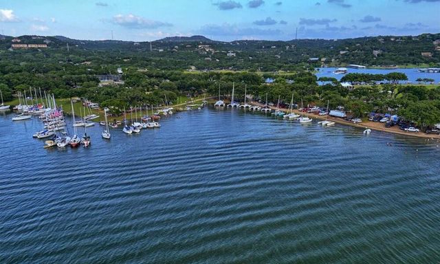 21105 Newport CV, Lago Vista, TX 78645