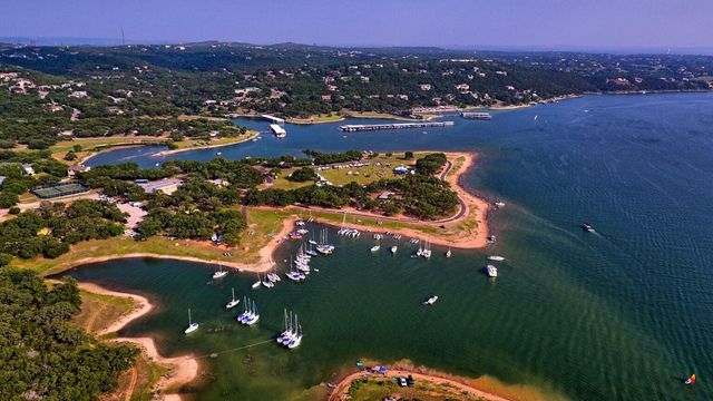 21105 Newport CV, Lago Vista, TX 78645
