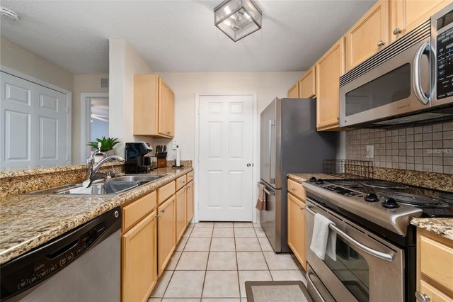 930 MOONLIGHT COVE ROAD 11-107, Orange City, FL 32763