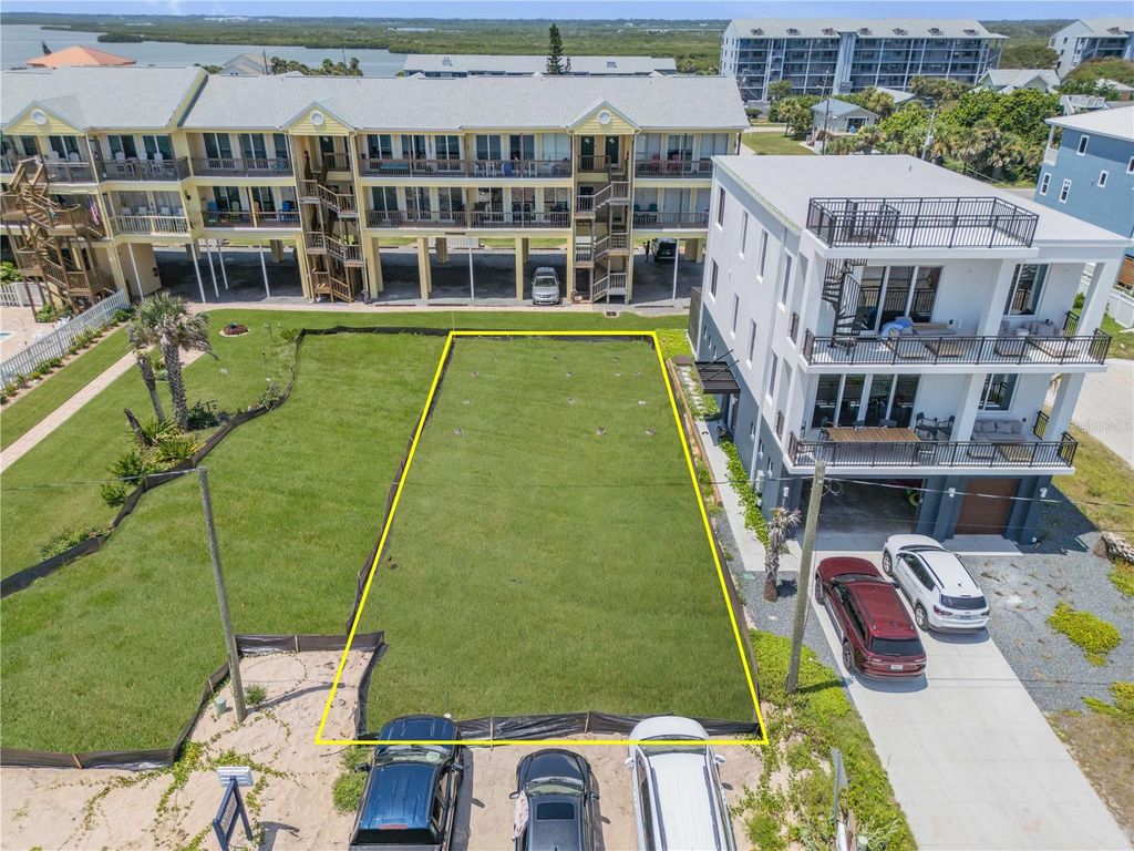 Image 5 of property listing at 6604 S ATLANTIC AVENUE, New Smyrna Beach, FL 32169
