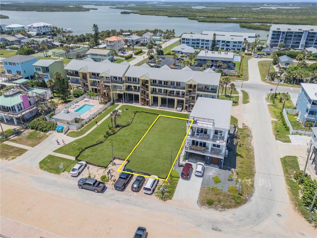 Image 7 of property listing at 6604 S ATLANTIC AVENUE, New Smyrna Beach, FL 32169