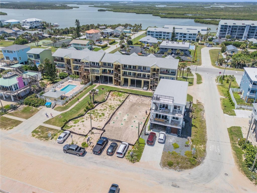 Image 8 of property listing at 6604 S ATLANTIC AVENUE, New Smyrna Beach, FL 32169
