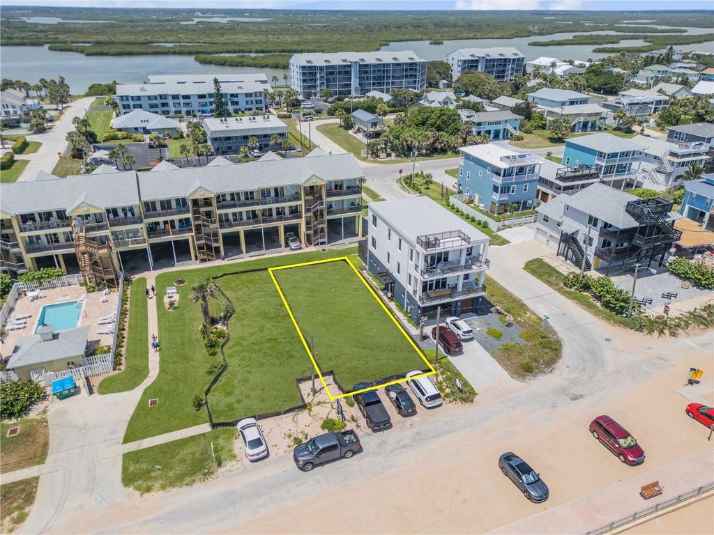 Image 9 of property listing at 6604 S ATLANTIC AVENUE, New Smyrna Beach, FL 32169
