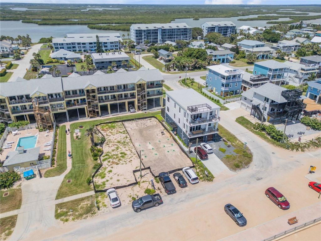 Image 10 of property listing at 6604 S ATLANTIC AVENUE, New Smyrna Beach, FL 32169