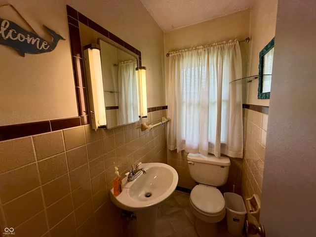 3715 Oakwood Drive, Anderson, IN 46011
