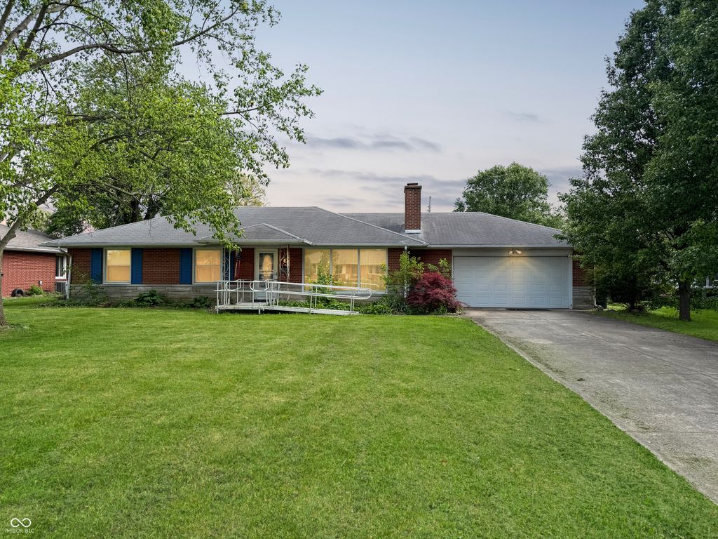 3715 Oakwood Drive, Anderson, IN 46011