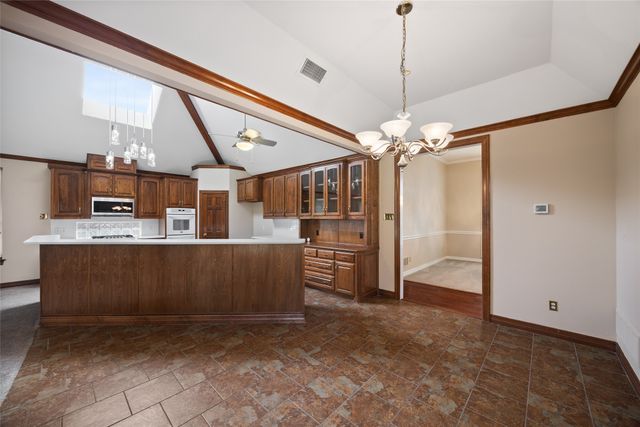 8 Equestrian Trail, Duncanville, TX 75116