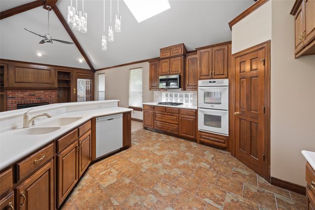 8 Equestrian Trail, Duncanville, TX 75116