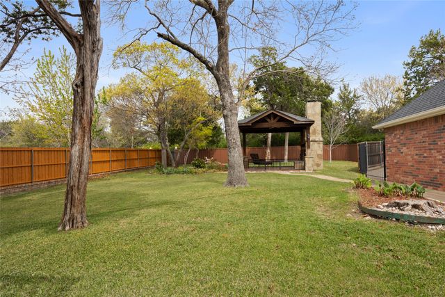 8 Equestrian Trail, Duncanville, TX 75116