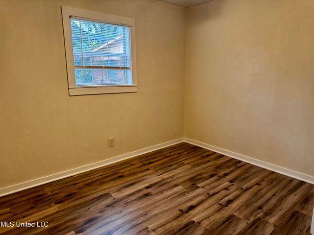 8 Oak Lane, Natchez, MS 39120