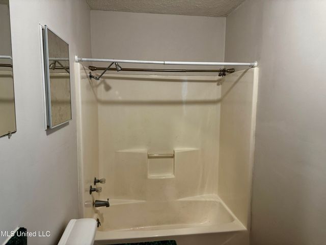 8 Oak Lane, Natchez, MS 39120