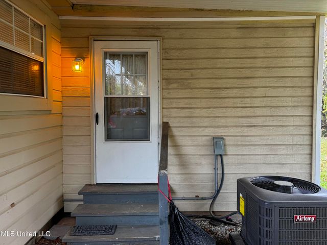 8 Oak Lane, Natchez, MS 39120