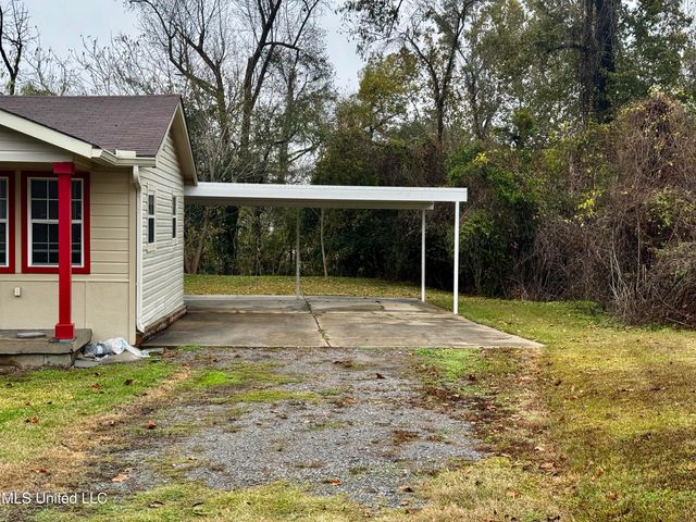 8 Oak Lane, Natchez, MS 39120