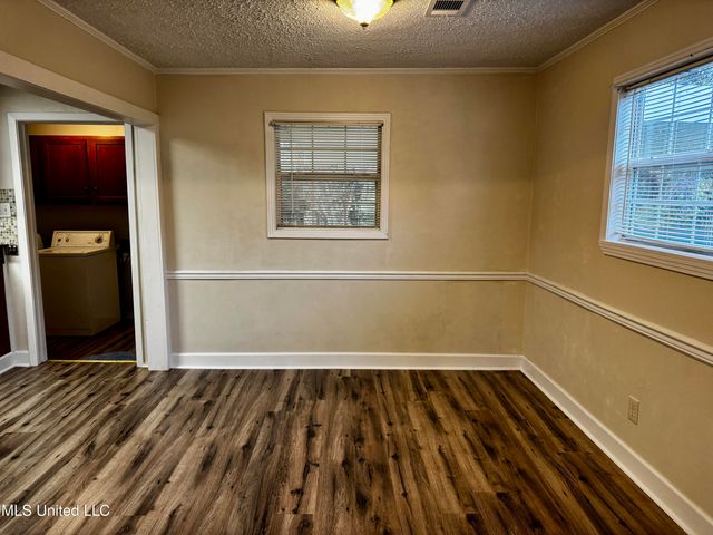 8 Oak Lane, Natchez, MS 39120