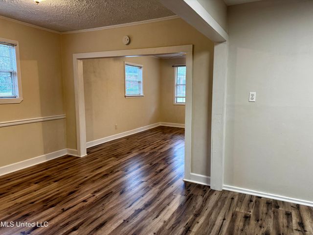 8 Oak Lane, Natchez, MS 39120