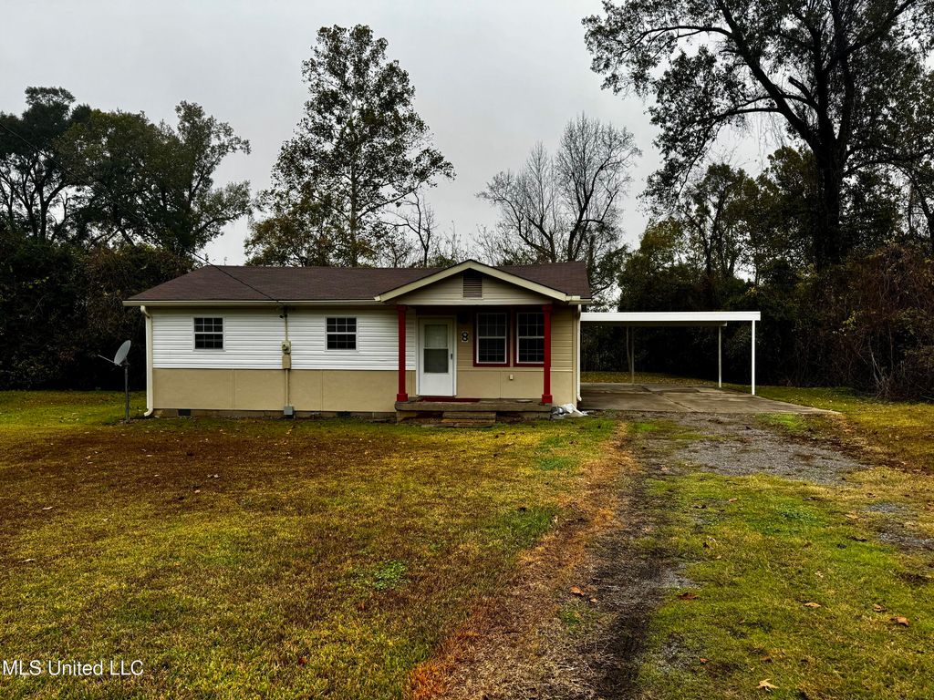 8 Oak Lane, Natchez, MS 39120