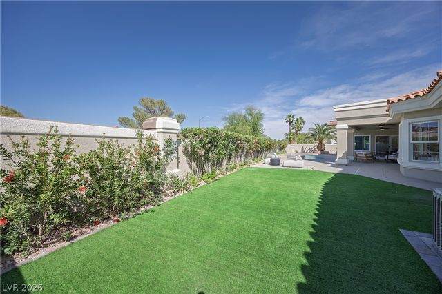 8016 Golfers Oasis Drive, Las Vegas, NV 89149