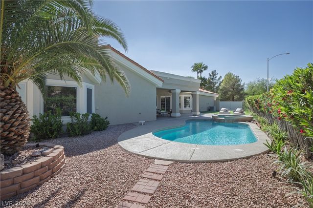 8016 Golfers Oasis Drive, Las Vegas, NV 89149