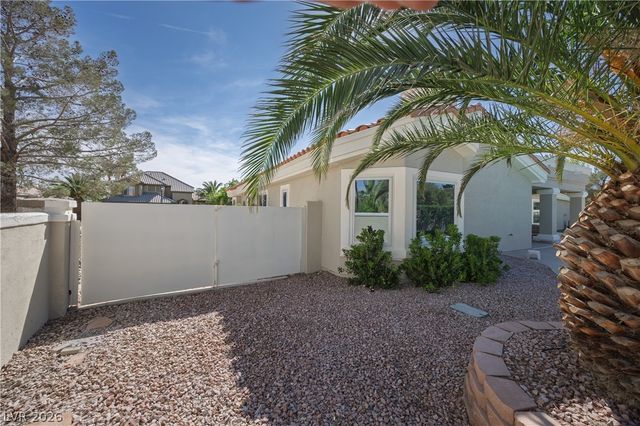 8016 Golfers Oasis Drive, Las Vegas, NV 89149