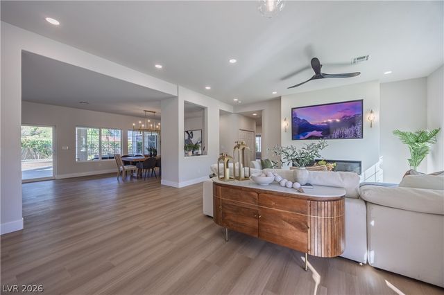 8016 Golfers Oasis Drive, Las Vegas, NV 89149