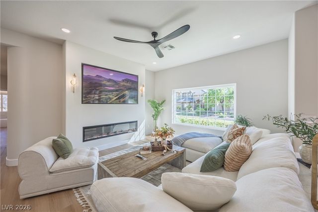 8016 Golfers Oasis Drive, Las Vegas, NV 89149