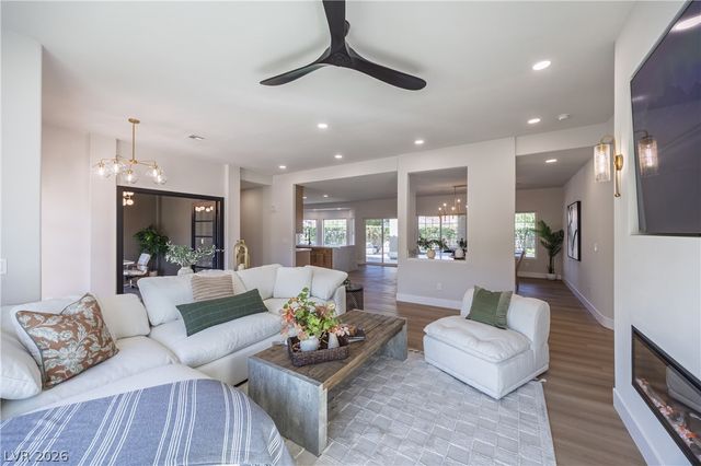 8016 Golfers Oasis Drive, Las Vegas, NV 89149