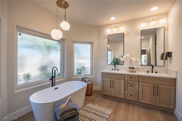 8016 Golfers Oasis Drive, Las Vegas, NV 89149