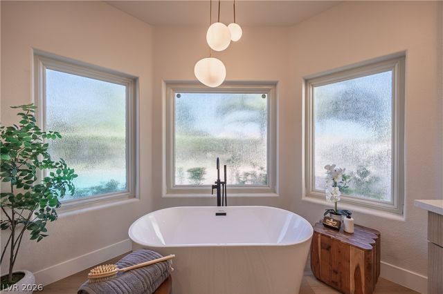 8016 Golfers Oasis Drive, Las Vegas, NV 89149