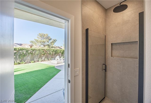 8016 Golfers Oasis Drive, Las Vegas, NV 89149