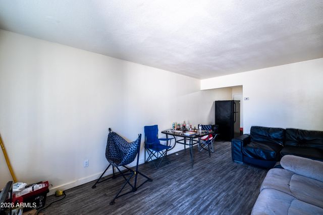 6739 N 61ST Avenue, Glendale, AZ 85301